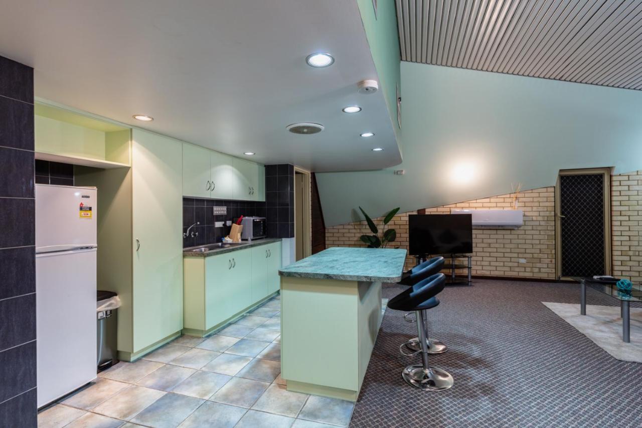 Sails 3* Geraldton